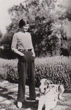 coco sporting a breton tee at La Pausa Paris 1920s, Breton Shirt, Paul Poiret, Sailor Shirt, Fashion Basics, Breton Stripes, Louise Brooks