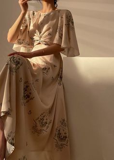 Wardrobe Aesthetic, France Dress, Midi Skirts Style, Fashion Styling, Mid Length Dresses, Dress Ideas, Types Of Skirts, Modest Dresses, Spring Dresses