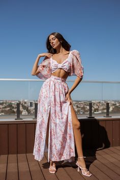 Fabric: chiffon Included: top and skirt Floral print Sweetheart neckline Puff sleeves High rise skirt Front slit Zipper lock at back Midi skirt Puff Sleeve Top And Skirt, Zipper Lock, High Rise Skirt, Fancy Jewellery Designs, Bow Top, Skirt Floral, Puff Sleeve Dresses, Crop Top Shirts, Pink Outfit