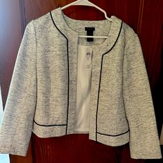 Women’s Tweed-Like Cropped Jacket With Black Piping From Ann Taylor Factory, Size 6 Casual White Tweed Jacket For Office, Cropped Tweed Blazer, Work Blazer, Suit Jackets For Women, Open Front Blazer, Black Tweed, Knit Blazer, Embroidered Jacket, Tweed Blazer