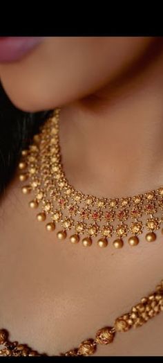 Gold Necklace Designs For Bride, Simple Gold Necklace Designs In 20 Grams, 20 Grams Gold Necklace Designs, 20grams Gold Necklace Designs, Latest Pearl Necklace Designs, Simple Gold Necklace Designs, Simple Gold Necklace, Simple Necklaces, Latest Bridal Blouse Designs