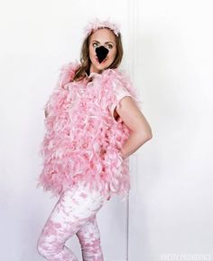 This DIY Flamingo Costume is no-sew and super easy to make! All you need is pink clothing, feather boas, and some black felt! #flamingocostume #halloweencostume #diyhalloweencostume Animal Costumes Women, Deviled Egg Costume, Pineapple Costume Diy, Burger Costume, Modest Halloween Costumes, Taco Costume