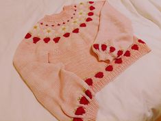 Ravelry: Strawberry Sweater pattern by Alden Roberts Kawaii Sewing, Strawberry Knit, Strawberry Sweater, Knit Clothes, Crochet Needlework, Kawaii Diy, Colorwork Knitting, Different Fruits, Strawberry Fruit