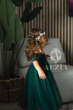 Emerald Green Flower Girl Dress Spring Flower Girl Dress - Etsy Emerald Green Tulle Dress, Emerald Green Flower Girl Dress, Green Flower Girl Dress, Green Tulle Dress, Yellow Flower Girl Dresses, Green Flower Girl Dresses, Dark Green Wedding, Girl Green Dress, Satin Flower Girl Dress