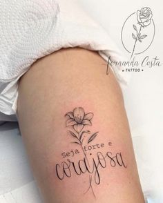 a woman's thigh with the words sesa forte e cristoa written on it