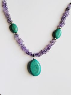 My new favorite piece! This set features a teal dyed howlite pendant that I paired with purple dyed quartz chip beads. I love the contrast in color with these beads, they make a statement! Your choice of necklace length! If you would like a custom length (example 21.5 inches) please message me. I personally recommend 22 inches for this necklace. Bracelet is 7.5 inches plus a 2 inch extender. Turquoise Amethyst Necklace With Natural Stones, Beaded Crystal Necklace, Chip Bead Necklace, Stone Accessories, Purple Quartz, Purple Beaded, Necklace Purple, Turquoise And Purple, Teal Turquoise