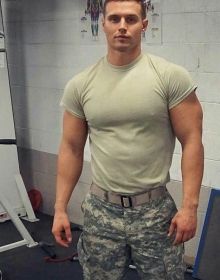 Military Muscle Men, Military Muscle, Men's Uniforms, Hunks Men, Men's Muscle, Muscular Men