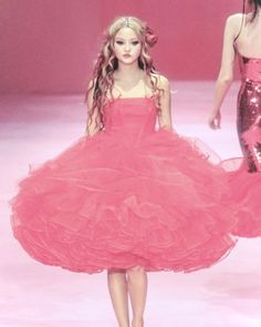 Betsey Johnson Prom Dress, 90s Fashion Show, 2000s Outfit, Devon Aoki, 2000s Outfits, Betsey Johnson Dresses, Fashion Wishlist