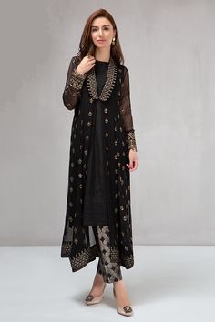 Black Punjabi Suit, Black Salwar Suit, Black Salwar, Dress Design Pakistani, Patiala Suit Designs, Patiala Suit