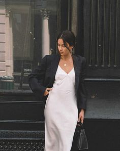 White Slip Dress Outfit, Dress With Blazer Outfit, Dress And Blazer Outfit, Mode Ulzzang, Perfect Fall Outfit, Black Slip Dress