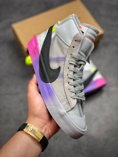 Custom Sneakers Diy, Off White X Nike, Futuristic Shoes, Fly Shoes, Kicks Shoes, Chic Sneakers, Nike Blazer Mid, Sneaker Art