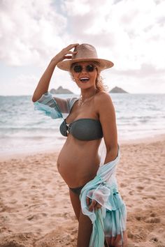 Amber Fillerup Clark, Amber Fillerup, Barefoot Blonde, Growing Belly, Summer Pregnancy, Natural Sunscreen, Bump Style, Babymoon, Stylish Maternity