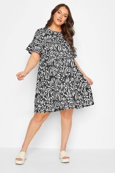 Shop YOURS Curve Black Abstract Print Smock Tunic Dress at Yours Clothing. Discover women’s plus size clothing in sizes 10-36 with fast delivery. Plus Size Shift Dress, Elegant Wedding Guest Dress, Blue Leopard Print, Blue Leopard, Printed Robe, Beachwear Skirt, Next Fashion, Tunic Style, Trendy Prints