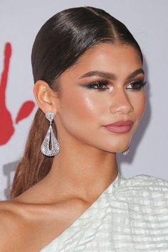 Zendaya Makeup, Zendaya Hair, Red Carpet Makeup, Zendaya Maree Stoermer Coleman, Red Carpet Hair, Celebrity Makeup Looks, Zendaya Style, Hair Styles 2017, Glamour Makeup