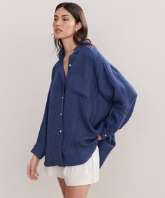 Relaxed Oversized Shirt ChambrayWith a dramatically oversized fit, this staple piece redefines style versatility. Tucked, untucked, or half-tucked depending on your mood—the Relaxed Oversized Shirt is as crisp and put together as it is effortlessly cool for any occasion.100% linen.Made in China of Italian fabric.Oversized button-up shirt with a generous fit to provide a relaxed look and feel. Italian Summer Outfits Women, Oversized Feminine Outfit, Untucked Shirt Outfit Women, Outfits With Button Up Shirts Women, Oversized Button Up, Oversized Style Women, Oversized Button Up Shirt Outfit, Oversized Button Down Shirt Outfit, Oversized Linen Shirt Outfit