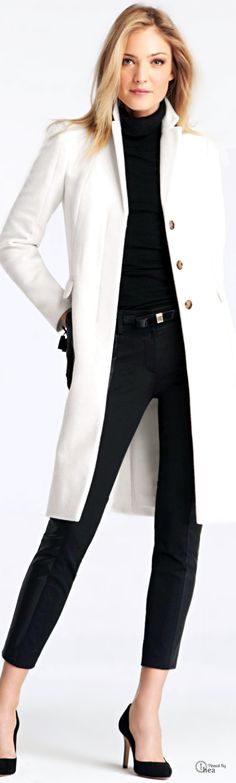 White winter coat outfits                                                                                                                                                                                 More White Blazer Outfits, Woman In Black, Business Dress, White Coat, Blazer Outfits, Work Attire, White Fashion, Work Fashion, Look Chic