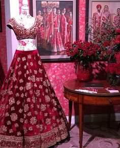 Fantastic.... Okkk..I want that in my closet......!!!!! Quality Outfits, Desi Bride, Indian Bridal Lehenga, Bridal Lehenga Red, Red Lehenga, Indian Bridal Wear, Pakistani Bridal Dresses, Indian Bridal Outfits