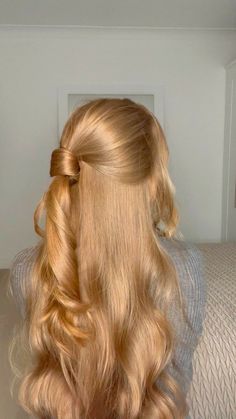 Golden Blonde Hair Aesthetic, Strawberry Blonde Face Claim, Gingerbread Caramel Hair, Warm Dark Blonde, Warm Golden Blonde Hair, ليلي كولينز, Pink Blonde, Hair Goal