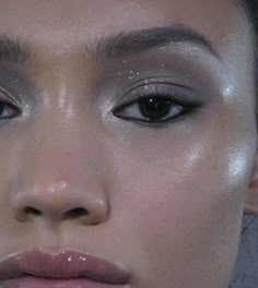 Cat Eye Glitter Makeup, Victoria’s Secret Eye Makeup, Smudged Smokey Eye, White Smokey Eye Makeup, Sparkly Silver Eyeshadow, Glowy Sparkly Makeup, Silver Aesthetic Makeup, Light Grey Eyeshadow, Grunge Party Makeup