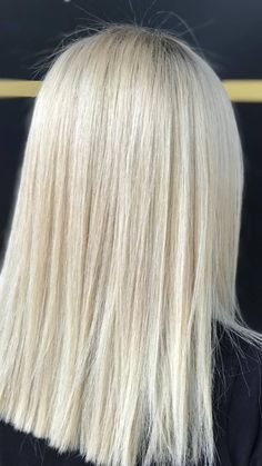 Solid Blonde Hair, Blonde Hair Tips, Baby Blonde Hair, Hair Pale Skin, Cool Blonde Hair, Haute Hair, Blonde Hair Inspiration, Blonde Hair Shades