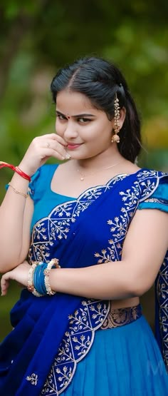 Beautiful Dresses Short, Curvy Girl Outfits, Indian Beauty Saree, Beauty Women, Beautiful Dresses, Blue