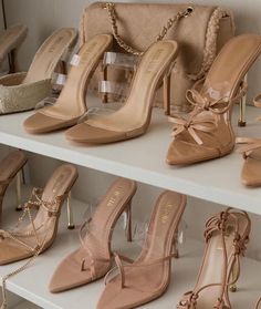 Heels Aesthetic, Heels Collection, Fashion Shoes Heels, Beige Heels, Trendy Summer Outfits, Carrie Bradshaw