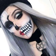 Horror Smink, Half Skull Makeup, Half Face Makeup, Fete Emo, Make Up Diy, Makeup Zombie, Halloween Make-up Looks, Skeleton Face