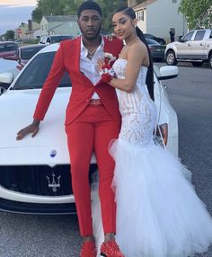 Red And White Prom Suit, Prom Ideas Men, Prom Outfits For Couples, Red Prom Suit, Prom Outfits For Guys, Prom Dates, Classic Suits, Prom Men