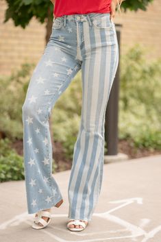 Judy Blue Introducing our High Waist Americana Flag Print Flare Jeans – your ultimate statement piece for celebrating in style! These jeans are a bold declaration of your patriotic spirit, featuring a classic high waist and a vibrant Americana flag print that's perfect for any festive occasion. Crafted from premium denim, they offer both comfort and style, ensuring you feel confident all day long. The flare leg adds a touch of retro flair, making these jeans a standout choice for Fourth of July The Flare, Summer Festivals, Miss America, America Flag, Tank Top Dress, Judy Blue Jeans, Slim Fit Shorts, Denim Flares, Stars And Stripes