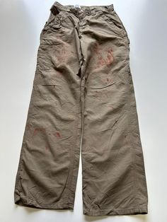 Mens Carhartt Baggy Carpenter Workwear Trouser / Pants 1990s vintage  Baggy Fit  Zip Fly  Light Brown Waist 28 inch Leg Length 31 inch **Sizes are exact measurement of the jean and may differ from the tag size** Please note due to the nature of these being workwear jeans there will be cool signs of fraying / paint and fading marks. All adding to the character of the piece** Item in great workwear condition overall Brown Workwear Pants With Standard Cut, Carhartt Baggy Pants, Vintage Carpenter Pants, Pantalon Carhartt, Carrhart Double Knee Pants, Carhartt Double Knee Pants, Workwear Jeans, Workwear Trousers, Trouser Pants