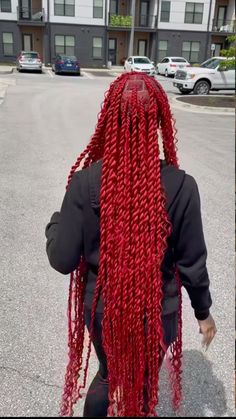 #twiststyles #twist #redhair #fyp Orange Twists Black Women, Red Island Twist With Curls, Twist Braids Vermelho, Senegalese Twist With Color, Two Strand Twist Women, Red Island Twist, Small Island Twist, Twist With Curly Ends, Medium Size Twist