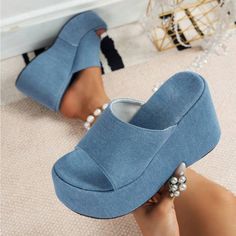 Diy Clothes And Shoes, Cute Shoes Heels, Shoes Heels Classy, Fashion Shoes Sandals, Shoes Outfit Fashion, Concert Outfits, Chic Shoes, Womens Summer Shoes, Hype Shoes