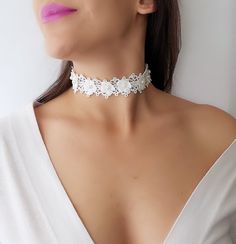 Lace pearl choker necklace - Radiate your beauty in this beautifully detailed Lace pearl choker necklace. Dress it up or dress it down its boho chic for any occasion. ------------------------------------♥ ♥♥ D E S C R I P T I O N ♥ �♥♥ --------------------------------------------------- ♥Choker Length : 12.5 inch ♥Width :0.5 inch ♥ pearl ♥Silver plated lobster clasp ♥ Includes a 2 inch ( 5 cm) extension chain for any adjustments ♥ The grunge boho choker is handmade ♥ Please measure your preferred Choker Patterns, Necklace Tattoo, White Choker, Tattoo Choker, Bridal Choker, Lace Choker, Flower Choker, Jewelry Flower, Boho Choker