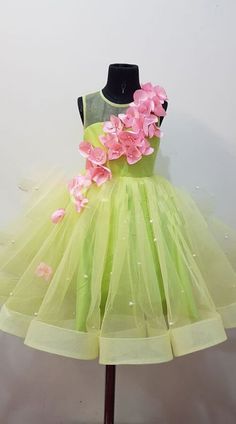 Light Lirl Green Net Sleeve Less Kid Girl Frock for Festival Fitted Green Gown With Floral Applique, Fitted Green Dress For Pageant, Green Fitted Dress For Pageant, Green Sleeveless Tutu Dress For Pageant, Fitted Sleeveless Tutu Dress With Floral Applique, Fitted Sleeveless Floral Applique Tutu Dress, Fitted Sleeveless Frock For Party, Summer Party Frock Fitted, Summer Party Fitted Frock