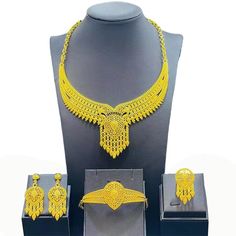 Dubai Gold Jewelry Set For Women, Nigeria wedding Jewelry Dubai Gold Jewelry, Indian Bridal Jewelry Sets, Moroccan Jewelry, Gold Jewelry Sets, Fashion Jewelry Sets, Bridal Jewellery Indian, Gold Plated Necklace, Wedding Jewelry Sets, Bridal Jewelry Sets