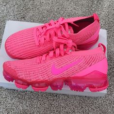 Size 7.5w Hyperpink Bubblegum In A Superb Condition Comes With The Original Box Super Super Beautiful Very Comfortable Vapormax Nike, Nike Vapormax Flyknit, Vapor Max, Vapormax Flyknit, Nike Vapormax, Nike Trainers, Pink Nike, Nike Sneakers Women, Pink Nikes