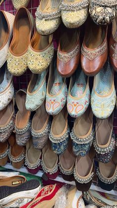 #juttis #desi South Asian Aesthetic, Desi Love, Branded Shoes, Amazon India, Desi Fashion Casual, Fancy Jewellery Designs, Indian Aesthetic, Fancy Jewellery, Brown Girl