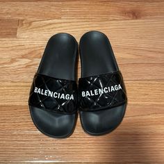 Balenciaga Quilted Slides, Black Patent Leather, Size 6. Excellent Condition. Shoes Balenciaga, Balenciaga Black, Balenciaga Shoes, Black Patent Leather, Women's Shoes Sandals, Patent Leather, Balenciaga, Slides, Shoes Sandals