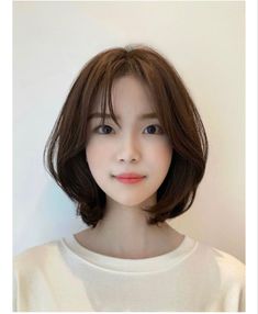 Round Face Bangstyle Short Hair, Short Haircut For Chubby Face, Short Hair Styles Korea, Korean Short Hair For Chubby Face, Short Hair Chubby Face, Short Hair For Chubby Faces