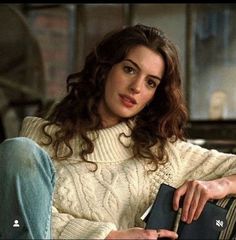 Maggie Murdock, Anne Hathaway, 가을 패션, Gilmore Girls, Role Models, Wavy Hair, Pretty Woman, New Hair