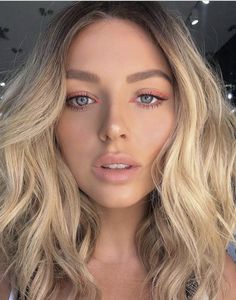 Light Color Eye Makeup, Light Orange Makeup Look, Gen Z Makeup Look Natural, Subtle Color Eyeshadow Looks, Light Pink Eyeliner Looks, Subtle Valentines Makeup, Fun Summer Makeup, Light Orange Makeup, Pink Summer Makeup