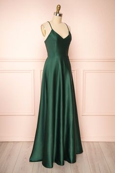 Emerald Green Prom Dress Long Satin, Forest Green Silk Dress, Prom Dress Forest Green, Forest Green Grad Dresses, Dark Green Grad Dress, Prom Dresses Green Dark, Dark Green Elegant Dress, Forest Green Dress Prom, Forest Green Dress Formal