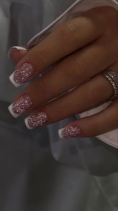 New Years Eve Nail, New Years Nail Designs, New Years Eve Nails, Pinky Rings, Glittery Nails, Fancy Nails Designs, Glitter Gel Nails, Colorful Nails