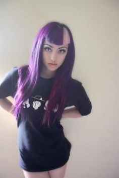 Heck Yes Purple Hair Purple Hair With Bangs, Gothic Furniture, Tumblr Hair, Peinados Recogidos, Pin Up Hair, Hair With Bangs