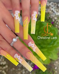 Nails 2024 Yellow, Yellow And Gold Nails Design, Yellow And Blue Nails Designs, Orange And Yellow Nail Designs, Spring Nails Ideas, Ombre Gel Nails, Bella Nails, Black Nails With Glitter, Gold Nail Designs