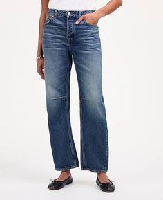 The Darted Barrel-Leg Jean | Madewell Fall Denim Trends, Barrel Leg Jeans, Adidas Samba Outfit, Samba Outfit, Oversized Button Down Shirt, Natural Ecosystem, Fall Jeans, Oversize Casual, Curve Jeans