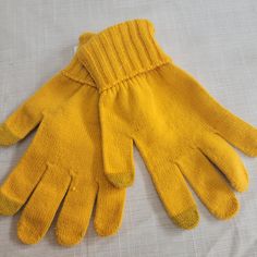 Style & Co. Women's Gloves Mustard Yellow Gold Color Touchscreen Friendly, Finger Has Special Design For Easy Device Access. New With Tags- All Original Store Tags Are Still Attached. These Would Make A Nice Holiday Gift Or Stocking Stuffer. Materials: 66% Polyester 30% Repreve Recycled Polyester 2% Spandex 2% Other Fibers Mustard Yellow Hat, Adjustable Yellow Winter Beanie, Orange Gloves, Yellow Gloves, Yellow Winter Scarf, One Size, Nice Holiday, Yellow Gold Color, Touch Screen Gloves, Womens Gloves