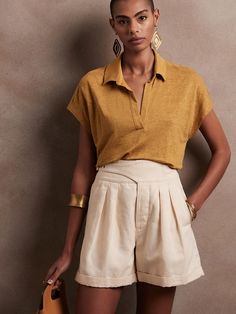 Linen Polo | Banana Republic Polo Shirt Outfits, Traje Casual, Looks Black, Classy Casual, Summer Chic, Summer Fashion Outfits, Linen Clothes, Polo Collar, Summer Casual