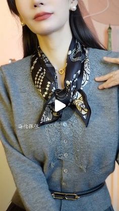 Scarf Tricks, Dupatta Style, Scarf Tutorial, Diy Scarf, Stylish Scarves, Scarf Tying, Clothing Hacks, Neck Scarves, Scarfs