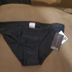 Never Worn Black Fitted Brief Swimwear, Fitted Black Brief Swimwear, Strap Swimwear, Cute Bathing Suits, Swim Suit Bottoms, No Boundaries, Swimsuit Tops, Boundaries, Womens Swim